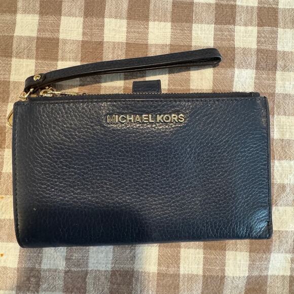 MICHAEL Michael Kors Adele Pebbled Leather Smartphone Wallet - Picture 2 of 4